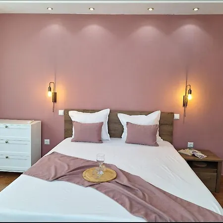 Bo's Place Hotel Saints Constantine and Helena