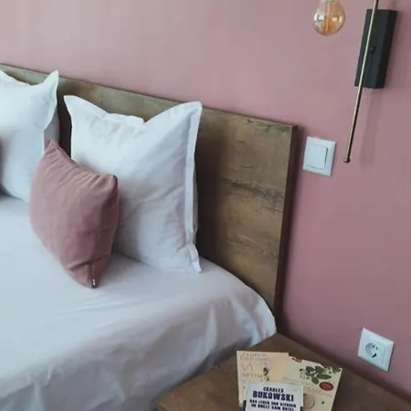 Hotel Bo's Place 3*