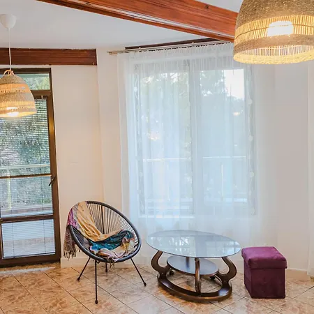 Bo's Place 3*