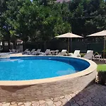 Bo's Place فندق 3*