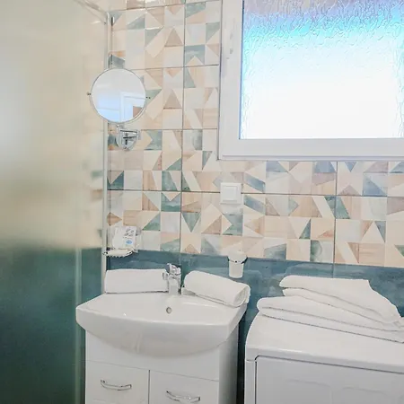 Hotell Bo's Place Saints Constantine and Helena