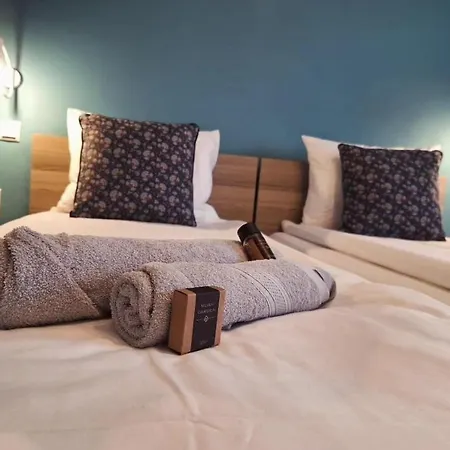 Bo's Place Hotell Saints Constantine and Helena