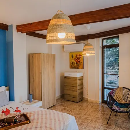 Hotell Bo's Place 3*