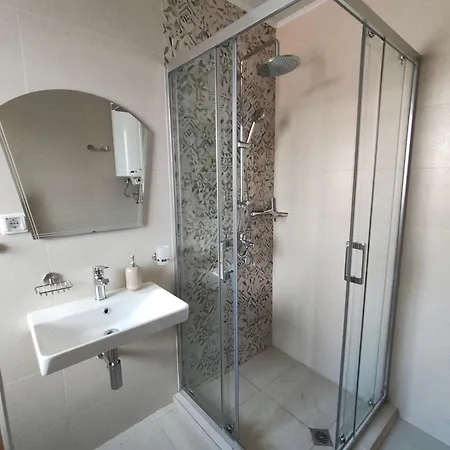 Hotell Bo's Place Saints Constantine and Helena