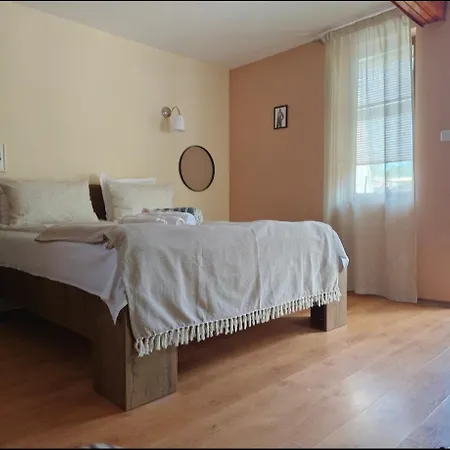 Bo's Place Hotell Saints Constantine and Helena