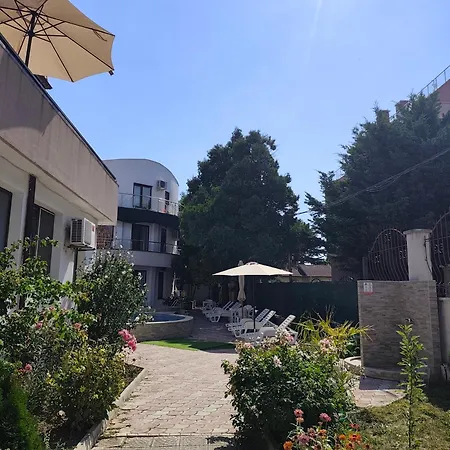 Bo's Place Hotell 3*