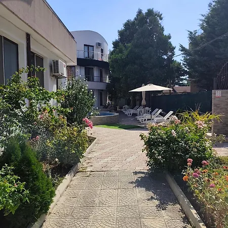 Hotell Bo's Place Saints Constantine and Helena