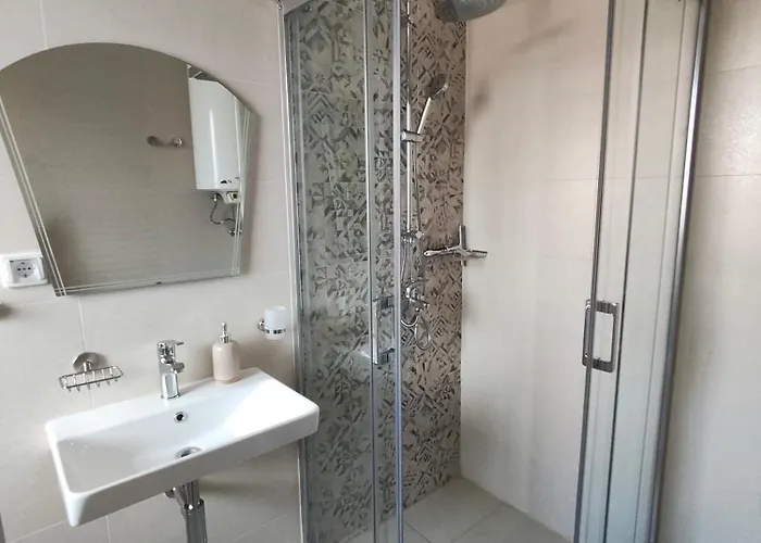 酒店 Bo's Place 圣君士坦丁和海伦那